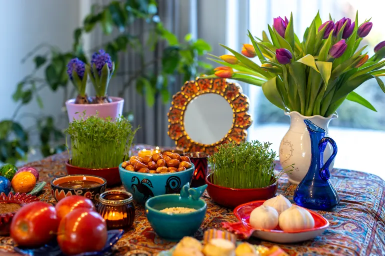 Haft-Sin-table