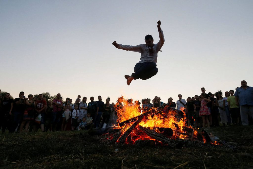 Iranian-Fire-Jumping-Festival